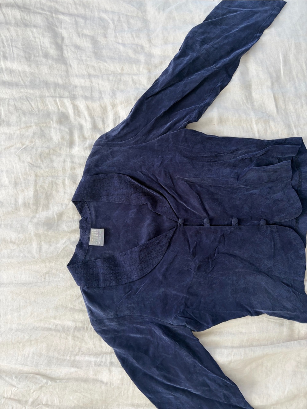 Rabbit designs 90s minimalist navy blue button blouse in Small